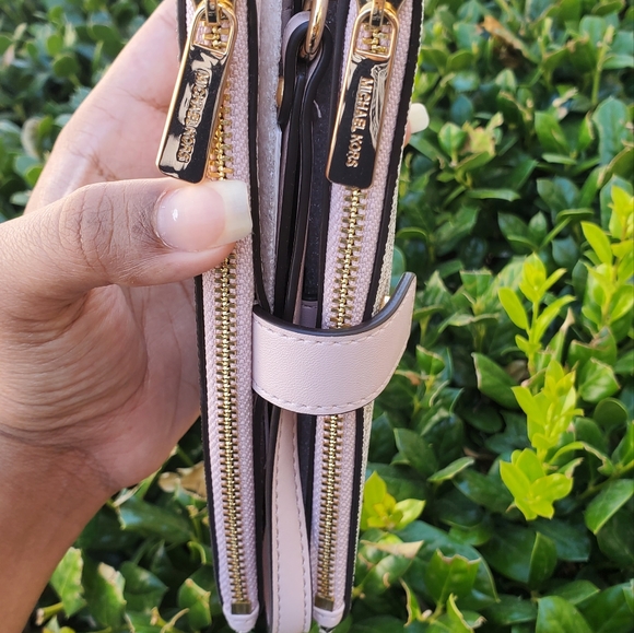 Michael kors Wallet Vanilla with pink color - Picture 12 of 14